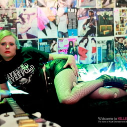A Rock Chick Debut